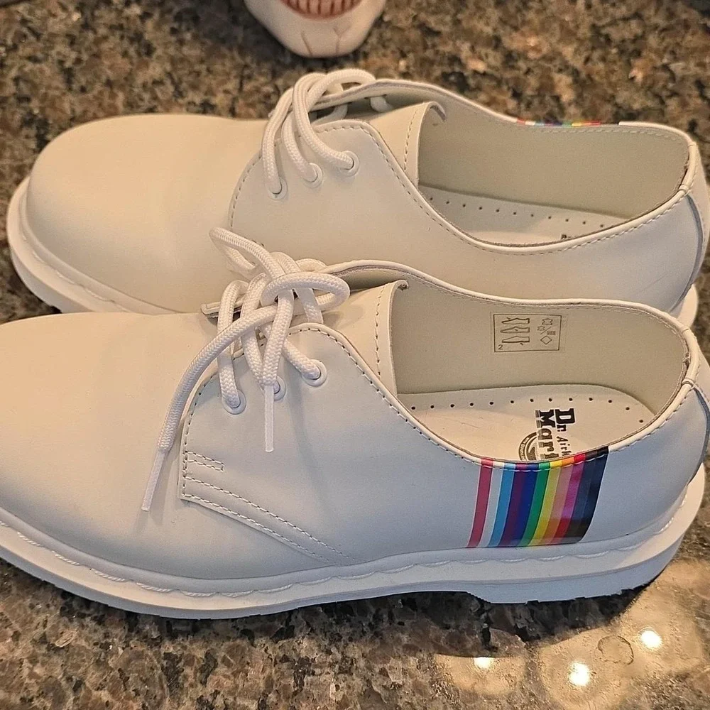 Dr. Martens 27522 White Rainbow Striped Oxford Pride Men's Shoes US 6 UK 5 EU 38